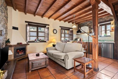 Casas rurales Valle de Bueida, jacuzzi solo en las casas el El Palacio y Viscarcel in Barzana