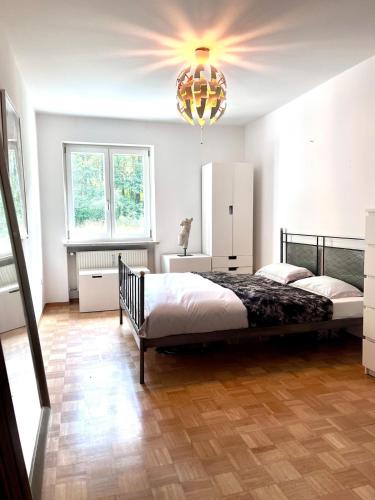 Large Munich house with 4 bedrooms in a quiet and greened villa area near Munich, Monachium (zdjęcie 6)