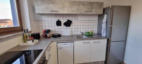 ห้องครัว, Fine Living - Zentral nahe A2 mit Parkplatz Küche Arbeitsplatz (Fine Living - Zentral nahe A2 mit Parkplatz Kuche Arbeitsplatz) in ไพเนอ