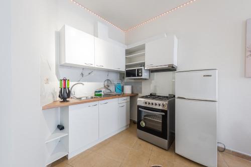 Two-Bedroom Apartment with Sea View image 3