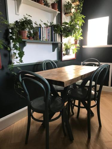 Gorgeous boutique off-grid cottage near Peebles in Eddleston