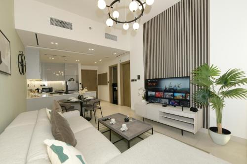 Burj Khalifa Poolview 1BR Apartment for 4 people, Dubai (foto 2)