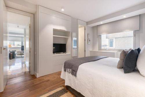 One-Bedroom Apartment image 3