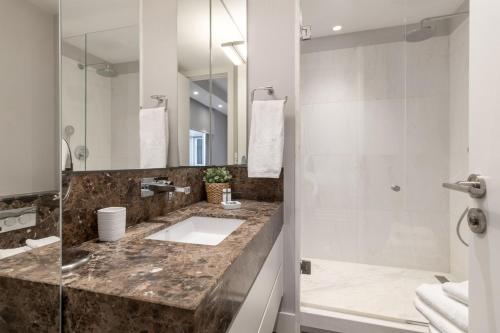 One-Bedroom Apartment image 1