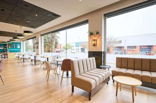 Bar/lounge, Travelodge BCN Cornella Fira in Cornellà de Llobregat