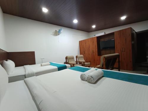 Deluxe Family Room image 4