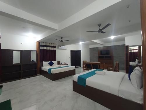 Deluxe Family Room image 1