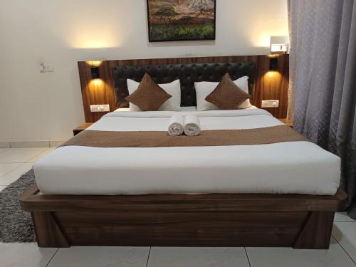 Deluxe Room image 2