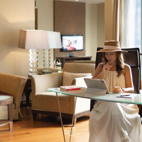Deluxe King Suite room in Hilton Bangkok Asoke