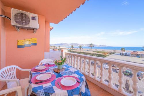 Apartment with Sea View image 5