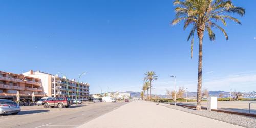 Apartment with Sea View image 3