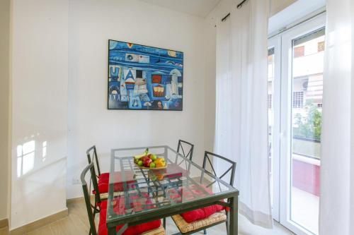 Modern apartment 100 meters from Piazza Mincio, Roma (foto 10)