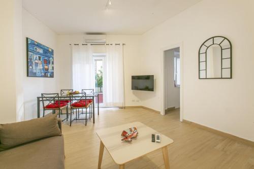 Modern apartment 100 meters from Piazza Mincio, Roma (foto 8)