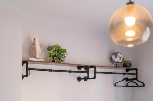 2 Bedroom, 2 Bathroom Garden Flat, By Primal Estates Short Lets in Brighton, Brighton and Hove (zdjęcie 7)