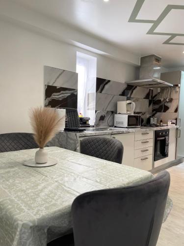 Stanton - Stylish 2 Bedroom