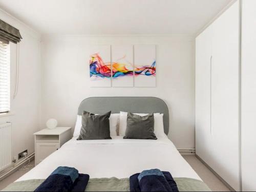 Bright and Spacious Apartment-Unbeatable Location - Pass the Keys, Windsor (photo 5)