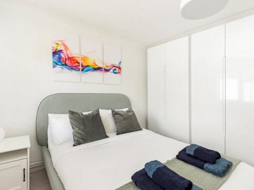 Bright and Spacious Apartment-Unbeatable Location - Pass the Keys, Windsor (photo 10)
