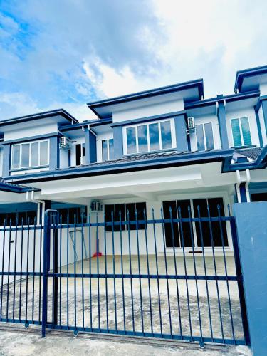 HmHome-five, Sibu
