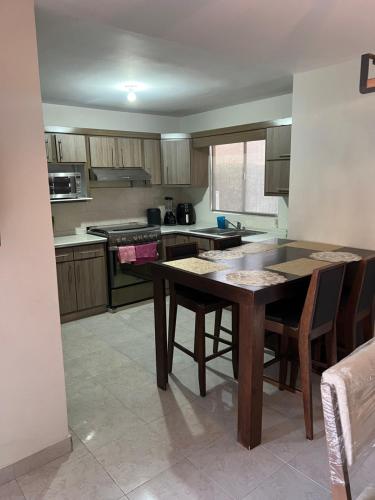 廚房, Alojamiento residencial, cerca de TSM in 森德羅斯住宅區