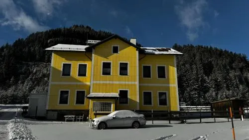 House of BaRanGo in Gebirgspass Präbichl, Österreich