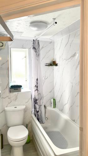 Juniper Apartment - 2 Bedrooms, Londyn (zdjęcie 6)