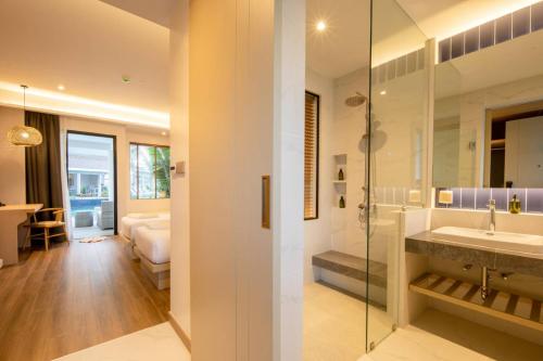Lalynn Resort & Villas, Phuket - Free scheduled shuttle from Hotel to Phuket Airport Room Type - Deluxe Family Room with Pool Access Lalynn Resort & Villas, Phuket - Free scheduled shuttle from Hotel to Phuket Airport Room Type - Deluxe Family Room with Pool Access
