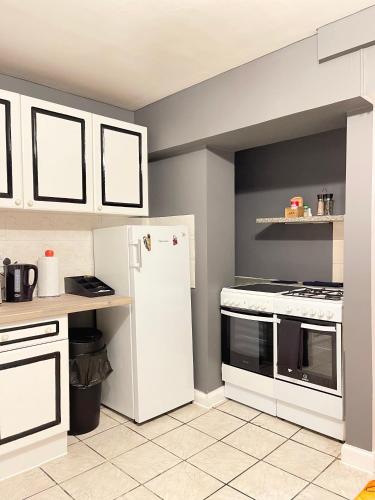 Shepherds House - 3 bedroom - image 10