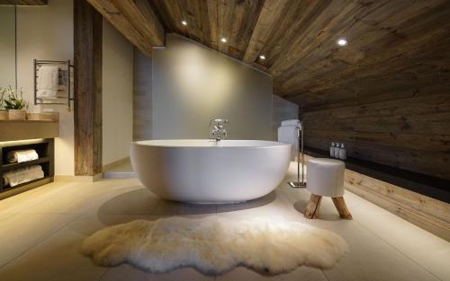 Bathroom, The Lodge in Bagnes