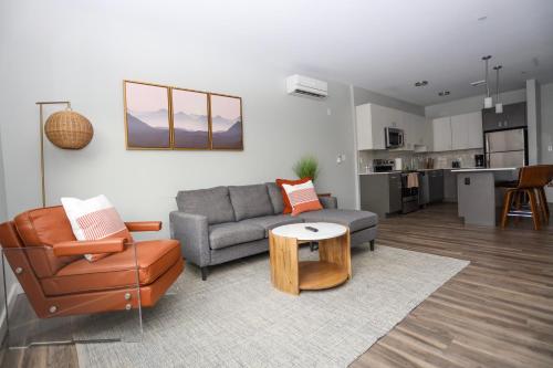 Luxury Apartment with Gym, Steps From Commuter Rail #3013 in Reading, USA