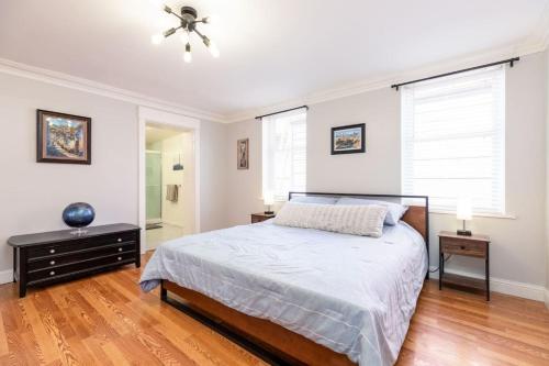 The Dapper Digs - Historic Aves The Dapper Digs - Historic Aves