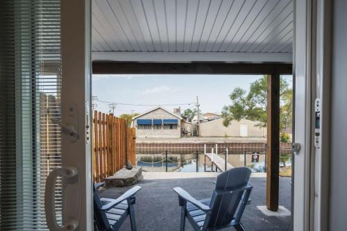 Harbor Clubhouse 3Bed 3.5Bath Modern Waterfront with Fireplace in Johnsburg (IL)