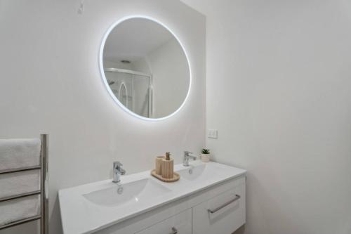Queenstown Alpine Nest | Close to ski fields Family-Friendly - image 2