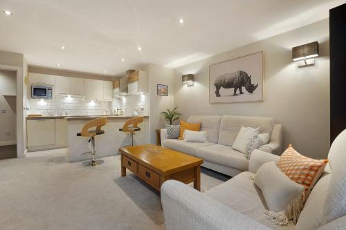 NEW! 2BR in Stephenson House in ยาร์น