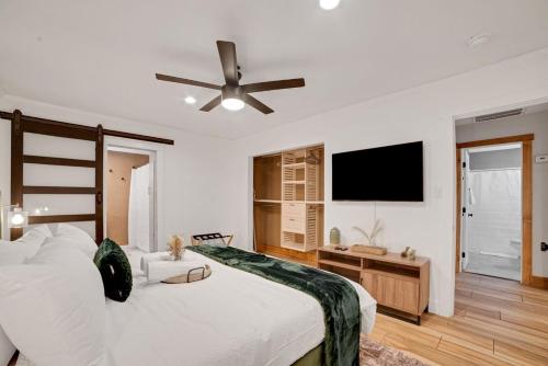 Henderson Luxe Retreat, Las Vegas (photo 6)