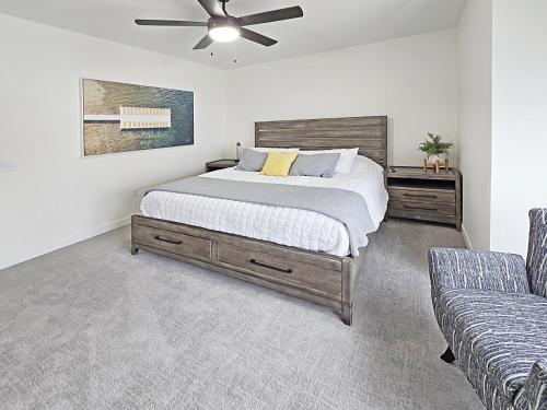 The Legend Lookout at the Lakes