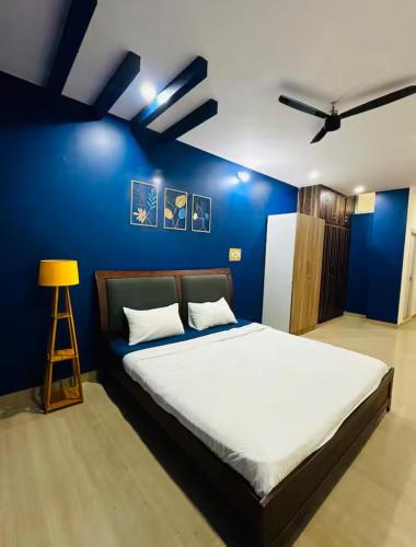 . Deluxe Rooms near Tree Park Metro station Whitefield