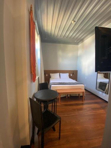 Standard Double Room image 4