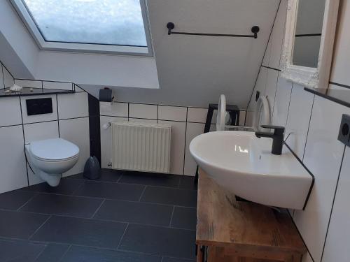 One-Bedroom Apartment with Balcony image 6