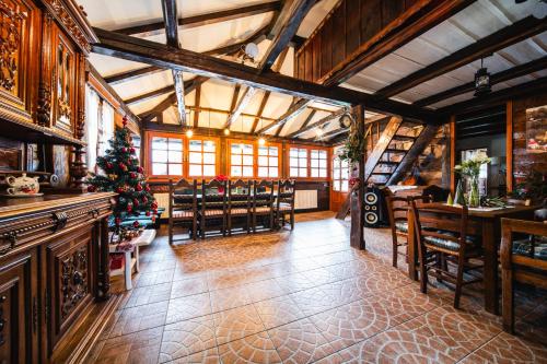 Pool Village House Breznica in Hrascina