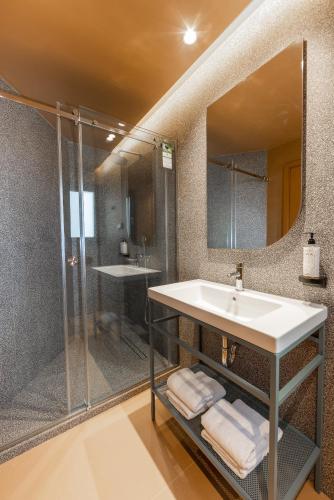 Superior Double or Twin Room image 10