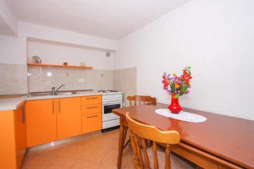 Apartments Žana - close to beach - image 7