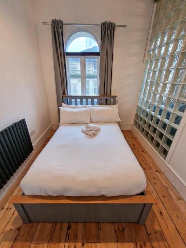 2 Bed Northern Quarter Flat City Centre, Manchester (photo 6)