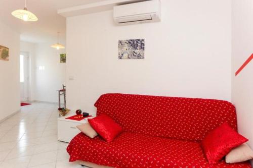 1 queen bed, 1 sofa bed
