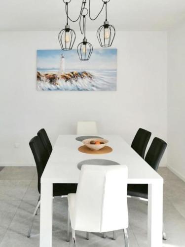 Facilities, House Dragi in Zirje