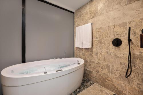LIN Boutique Hotel by HOUSY – Medellin, VT
