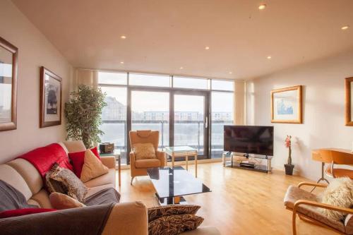Apartment with river view next to hydro, Glasgow (Foto 2)