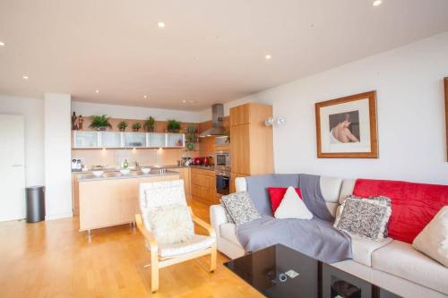 Apartment with river view next to hydro, Glasgow (Foto 4)