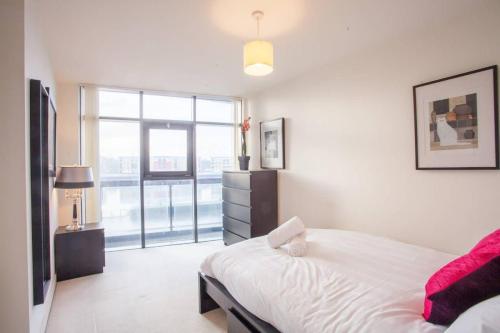Apartment with river view next to hydro, Glasgow (Foto 7)