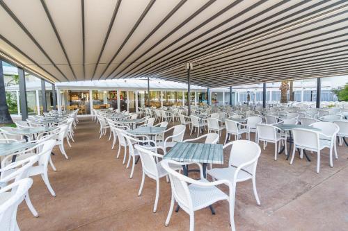 Eix Lagotel Holiday Resort - image 7