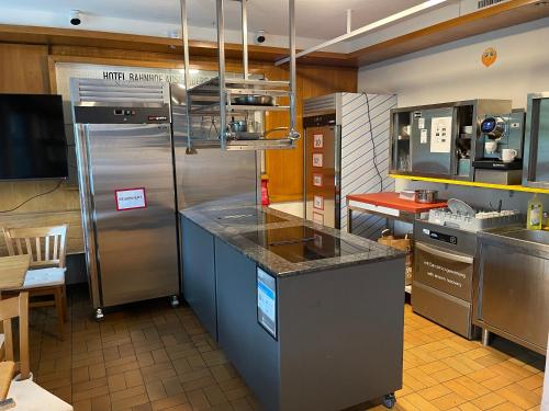 Long & Short Stay Hotel Bahnhof Ausserberg in 奧伊塞貝格